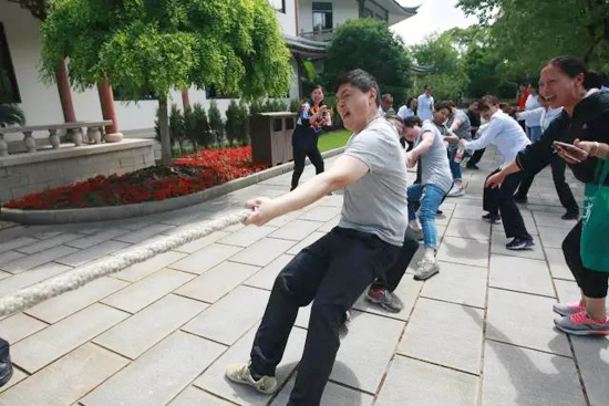上海古园墓地组织举行春季趣味运动会