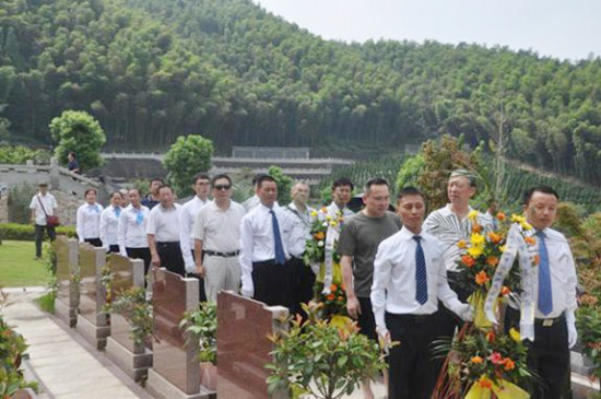 上海福寿园墓地：南昌洪福梅岭世纪园军魂园隆重开园